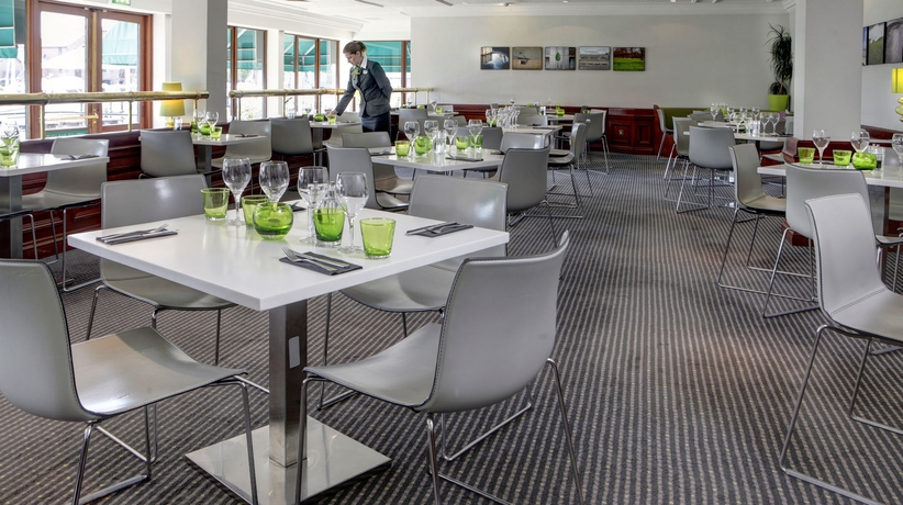 Imagen del bar/restaurante del Hotel Holiday Inn Hull Marina, An Ihg. Foto 7