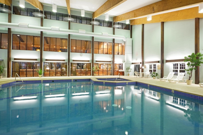 Imagen de la piscina del Hotel Holiday Inn Hyannis, An Ihg. Foto 15