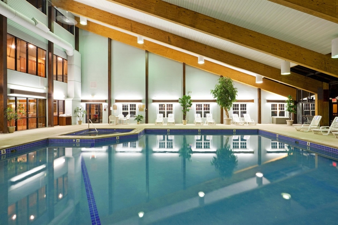 Imagen de la piscina del Hotel Holiday Inn Hyannis, An Ihg. Foto 16