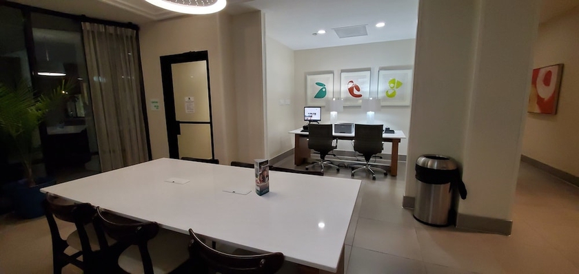 Imagen de los interiores del Hotel Holiday Inn Irving Las Colinas, An Ihg. Foto 18