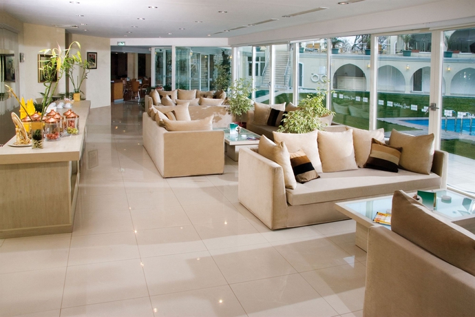 Imagen del bar/restaurante del Hotel Holiday Inn Istanbul City, An Ihg. Foto 8