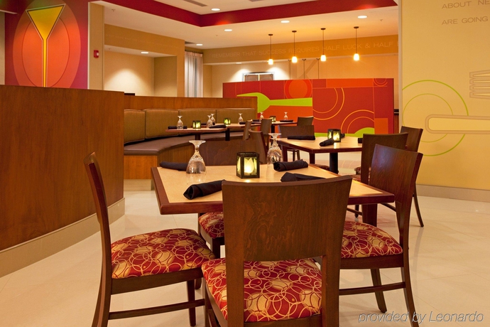 Imagen del bar/restaurante del Hotel Holiday Inn Jacksonville E 295 Baymeadows, An Ihg. Foto 5