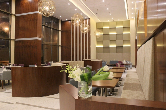 Imagen del bar/restaurante del Hotel Holiday Inn Jeddah Gateway, An Ihg. Foto 5
