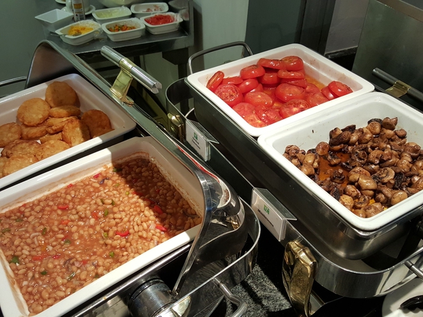 Imagen del bar/restaurante del Hotel Holiday Inn Johannesburg Airport, An Ihg. Foto 3