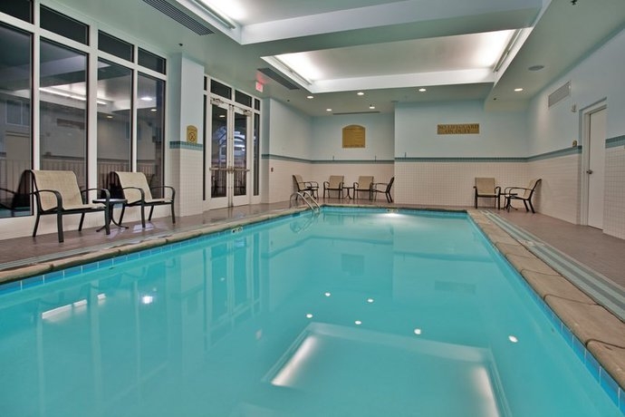 Imagen de la piscina del Hotel Holiday Inn Kansas City Airport, An Ihg. Foto 6