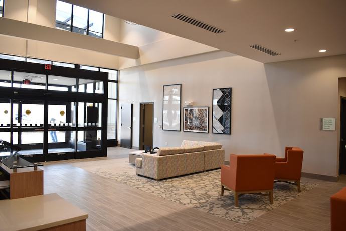 Imagen de los interiores del Hotel Holiday Inn Kansas City - Northeast, an IHG. Foto 14
