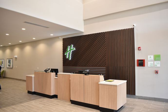 Imagen de los interiores del Hotel Holiday Inn Kansas City - Northeast, an IHG. Foto 16