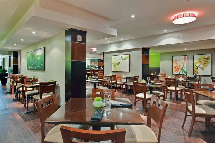 Imagen del bar/restaurante del Hotel Holiday Inn Kingston Waterfront, An Ihg. Foto 6