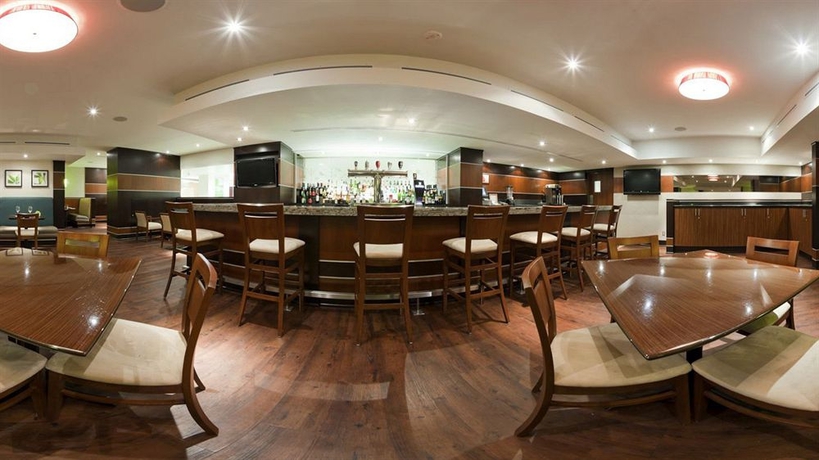 Imagen del bar/restaurante del Hotel Holiday Inn Kingston Waterfront, An Ihg. Foto 7