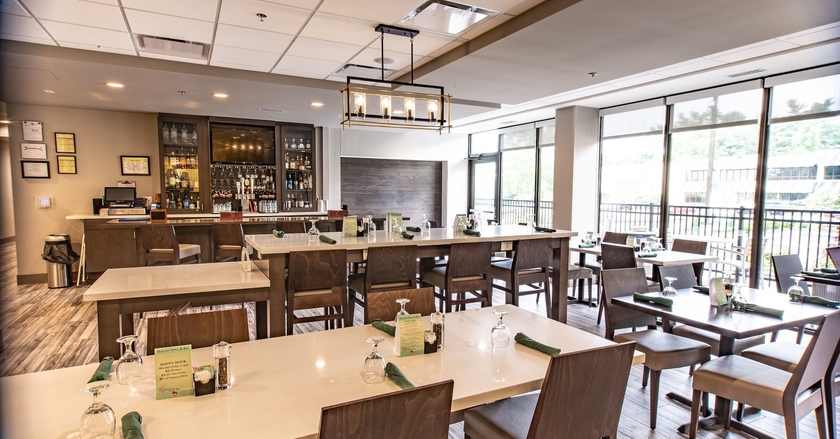Imagen del bar/restaurante del Hotel Holiday Inn Knoxville N - Merchant Drive. Foto 3