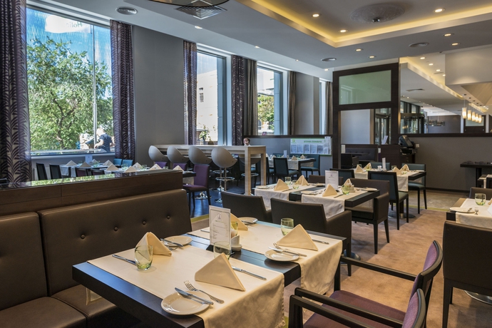 Imagen del bar/restaurante del Hotel Holiday Inn Kyiv, An Ihg. Foto 2