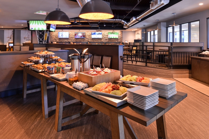 Imagen del bar/restaurante del Hotel Holiday Inn La Mirada, An Ihg. Foto 3