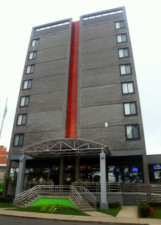 Imagen general del Hotel Holiday Inn Laguardia Airport. Foto 10