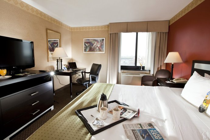 Imagen de la habitación del Hotel Holiday Inn Laguardia Airport. Foto 14