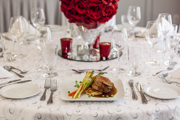 Imagen del bar/restaurante del Hotel Holiday Inn Laval Montréal, An Ihg. Foto 2