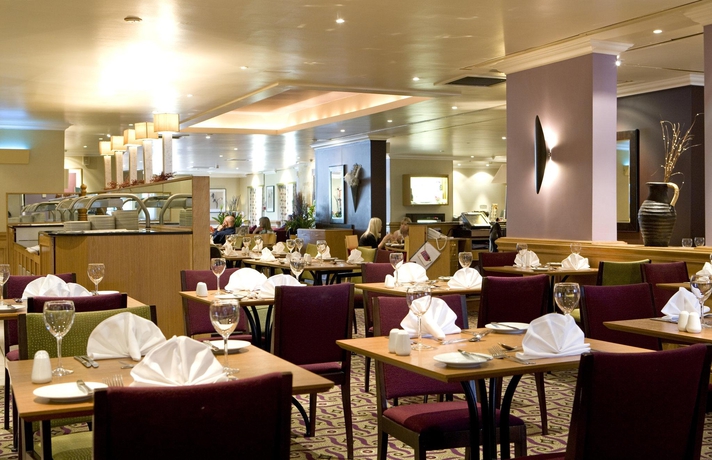 Imagen del bar/restaurante del Hotel Holiday Inn Leeds Garforth, An Ihg. Foto 6