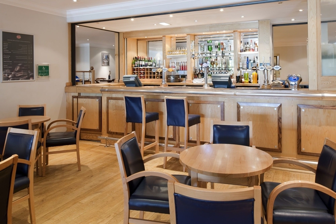 Imagen del bar/restaurante del Hotel Holiday Inn Leeds Wakefield M1 Jct.40, An Ihg. Foto 6
