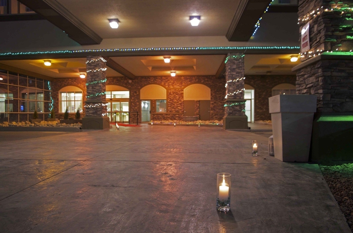 Imagen de los exteriores del Hotel Holiday Inn Lethbridge, An Ihg. Foto 11