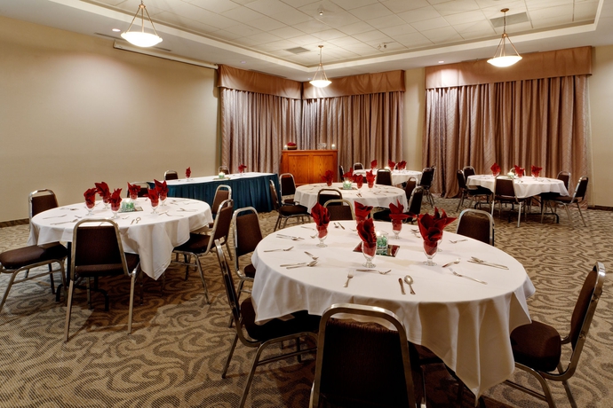 Imagen de los interiores del Hotel Holiday Inn Lethbridge, An Ihg. Foto 14