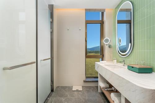 Imagen general del Hotel Holiday Inn Liaoyuan City Center, an IHG. Foto 9