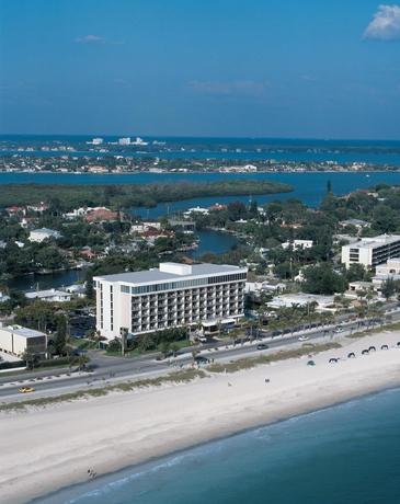 Imagen de los exteriores del Hotel Holiday Inn Lido Beach. Foto 10