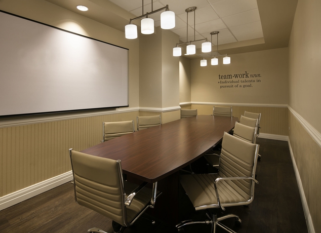 Imagen de los interiores del Hotel Holiday Inn Lido Beach. Foto 12