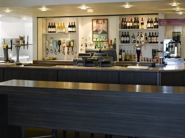 Imagen del bar/restaurante del Hotel Holiday Inn London Brent Cross. Foto 3