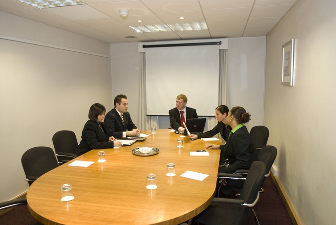 Imagen de los interiores del Hotel Holiday Inn London Brent Cross. Foto 14