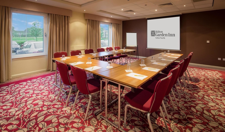 Imagen de los interiores del Hotel Holiday Inn London Luton North. Foto 15
