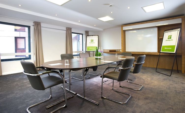 Imagen de los interiores del Hotel Holiday Inn London West. Foto 14