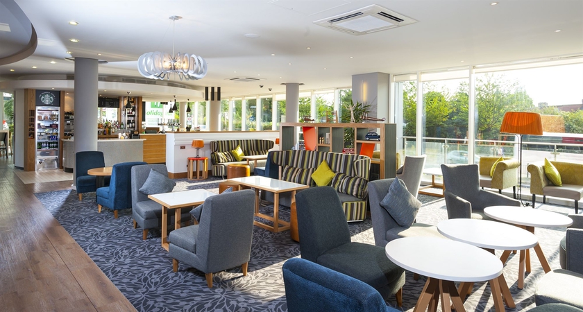 Imagen de los interiores del Hotel Holiday Inn London West. Foto 15