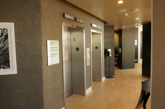 Imagen de los interiores del Hotel Holiday Inn Long Beach Airport and Conference Center, An Ihg. Foto 15