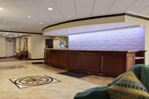 Imagen general del Hotel Holiday Inn - Long Island - ISLIP Arpt East, an IHG. Foto 1