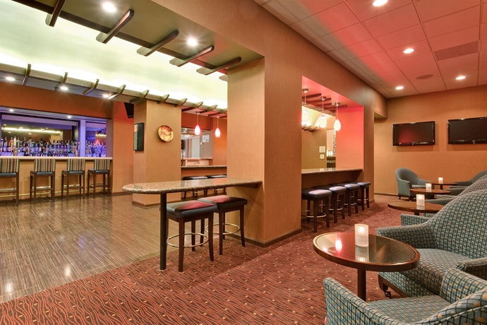 Imagen del bar/restaurante del Hotel Holiday Inn Los Angeles - Lax Airport, An Ihg. Foto 3