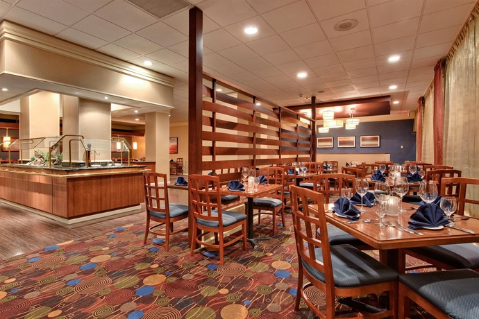 Imagen del bar/restaurante del Hotel Holiday Inn Los Angeles - Lax Airport, An Ihg. Foto 4