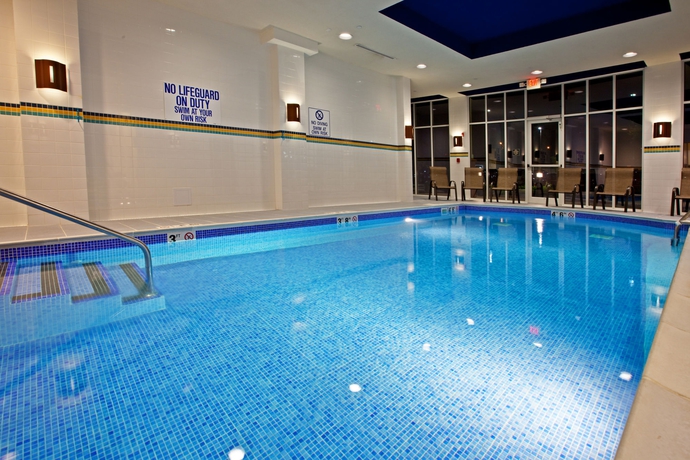 Imagen de la piscina del Hotel Holiday Inn Louisville Airport - Fair/expo, An Ihg. Foto 13