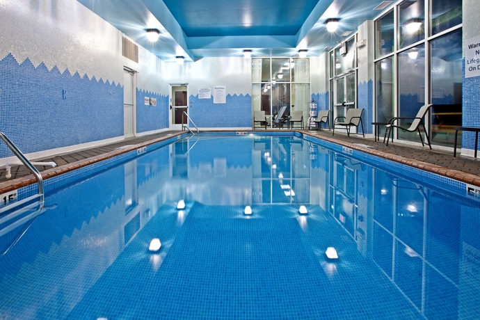 Imagen de la piscina del Hotel Holiday Inn Louisville Airport South, An Ihg. Foto 16