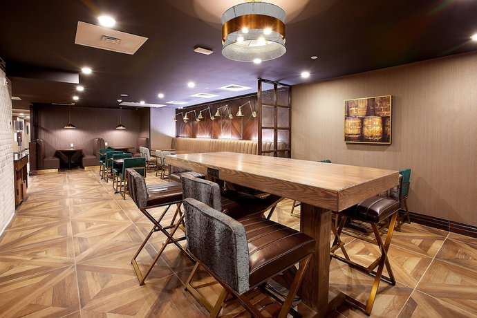 Imagen del bar/restaurante del Hotel Holiday Inn Louisville Downtown, An Ihg. Foto 2