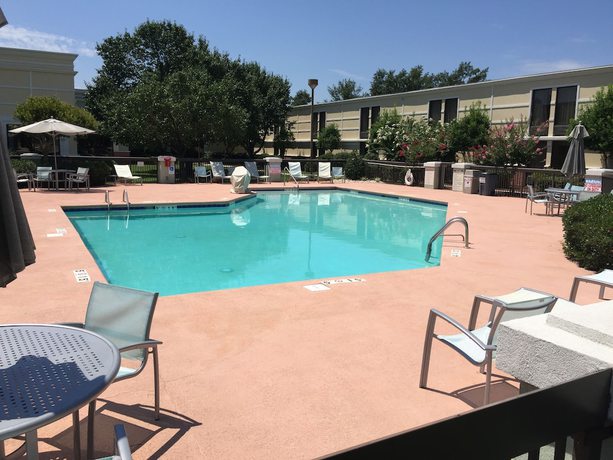 Imagen de la piscina del Hotel Holiday Inn Lumberton, an IHG. Foto 19