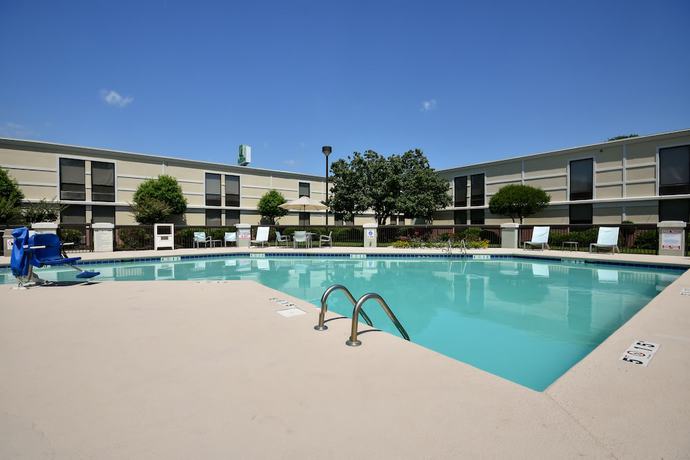 Imagen de la piscina del Hotel Holiday Inn Lumberton, an IHG. Foto 20