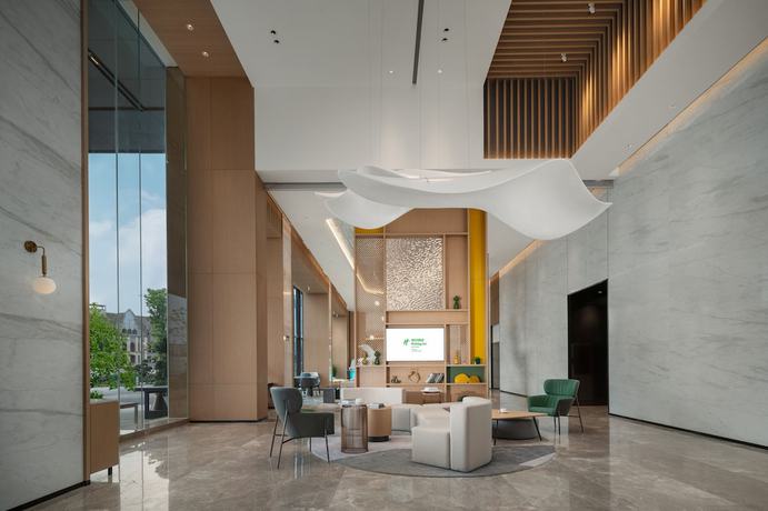 Imagen de los interiores del Hotel Holiday Inn Luzhou Longjian, An Ihg Hotel. Foto 18