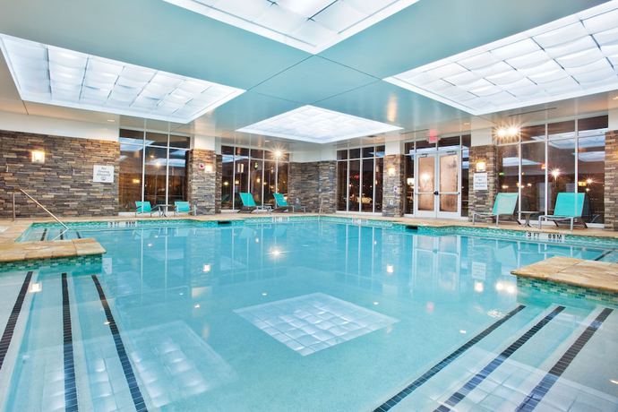 Imagen de la piscina del Hotel Holiday Inn Macon North, an IHG. Foto 19