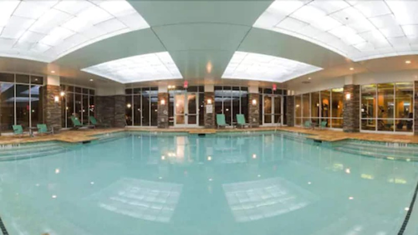 Imagen de la piscina del Hotel Holiday Inn Macon North, an IHG. Foto 20