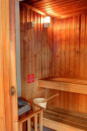 Imagen de la piscina del Hotel Holiday Inn Manchester - Oldham, an IHG Hotel. Foto 20