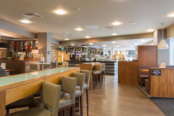 Imagen del bar/restaurante del Hotel Holiday Inn Manchester-media City Uk, An Ihg. Foto 2