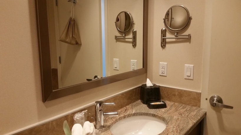 Imagen de la habitación del Hotel Holiday Inn Manhattan View. Foto 5