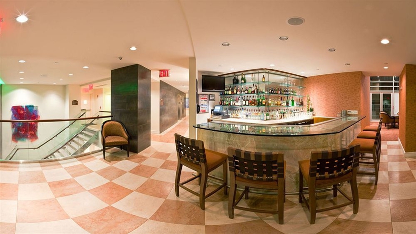 Imagen del bar/restaurante del Hotel Holiday Inn Manhattan View. Foto 4
