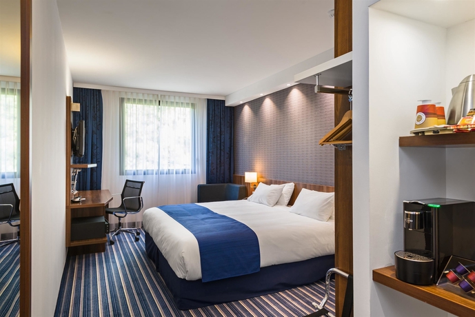 Imagen de la habitación del Hotel Holiday Inn Marseille Airport. Foto 2