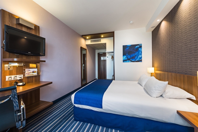 Imagen de la habitación del Hotel Holiday Inn Marseille Airport. Foto 3