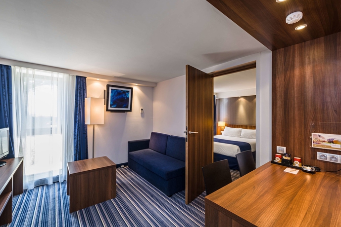 Imagen de la habitación del Hotel Holiday Inn Marseille Airport. Foto 9